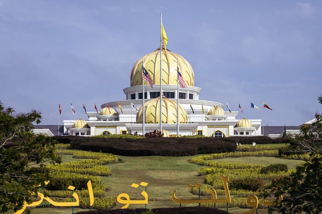 Istana Kawaluyaan: Pusat Kebudayaan dan Sejarah Jawa Barat